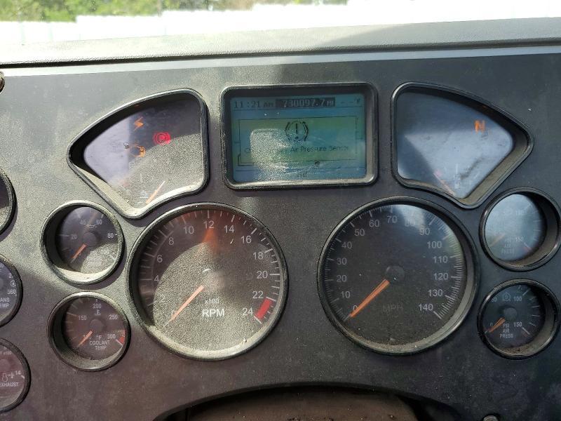 2017 Mack CXU613 Semi Truck