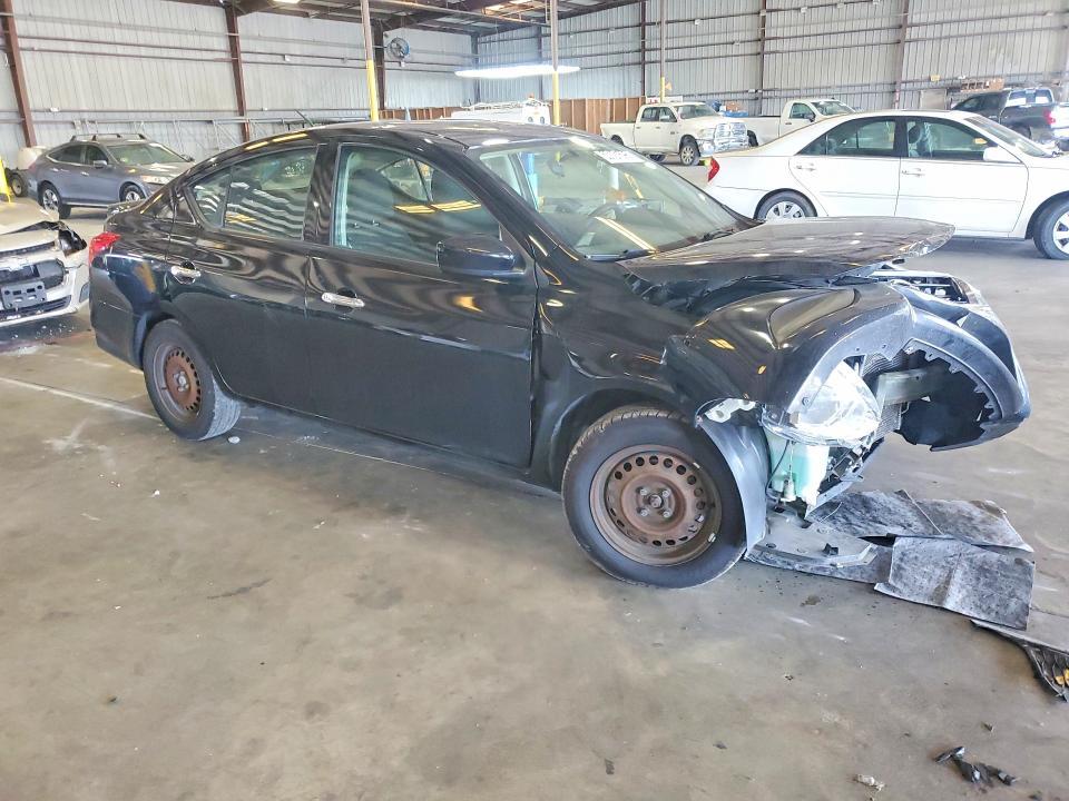 2018 Nissan Versa sv