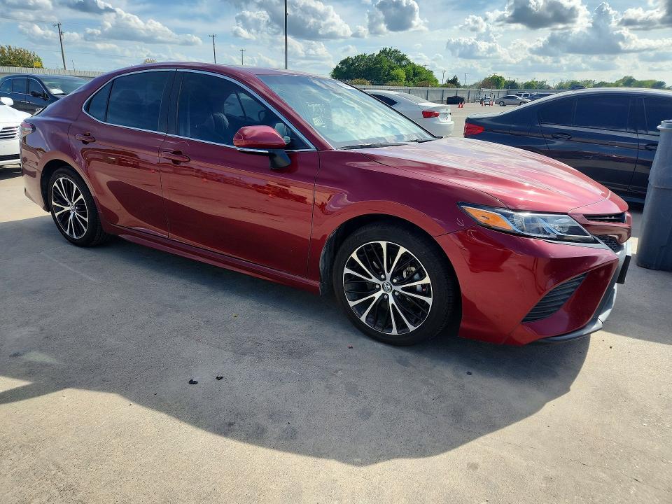 2018 Toyota Camry se