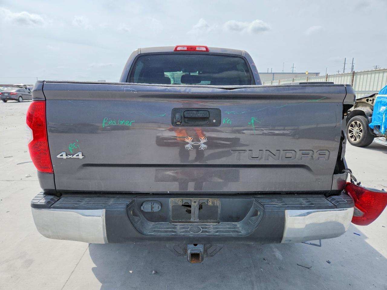 2014 Toyota Tundra SR5