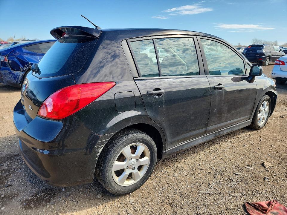 2010 Nissan Versa 1.8 s