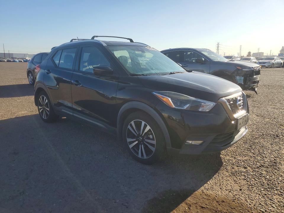2020 Nissan Kicks sr