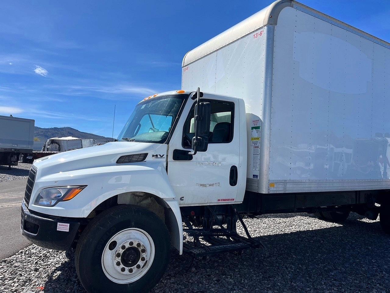 2024 International MV607 BOX Truck