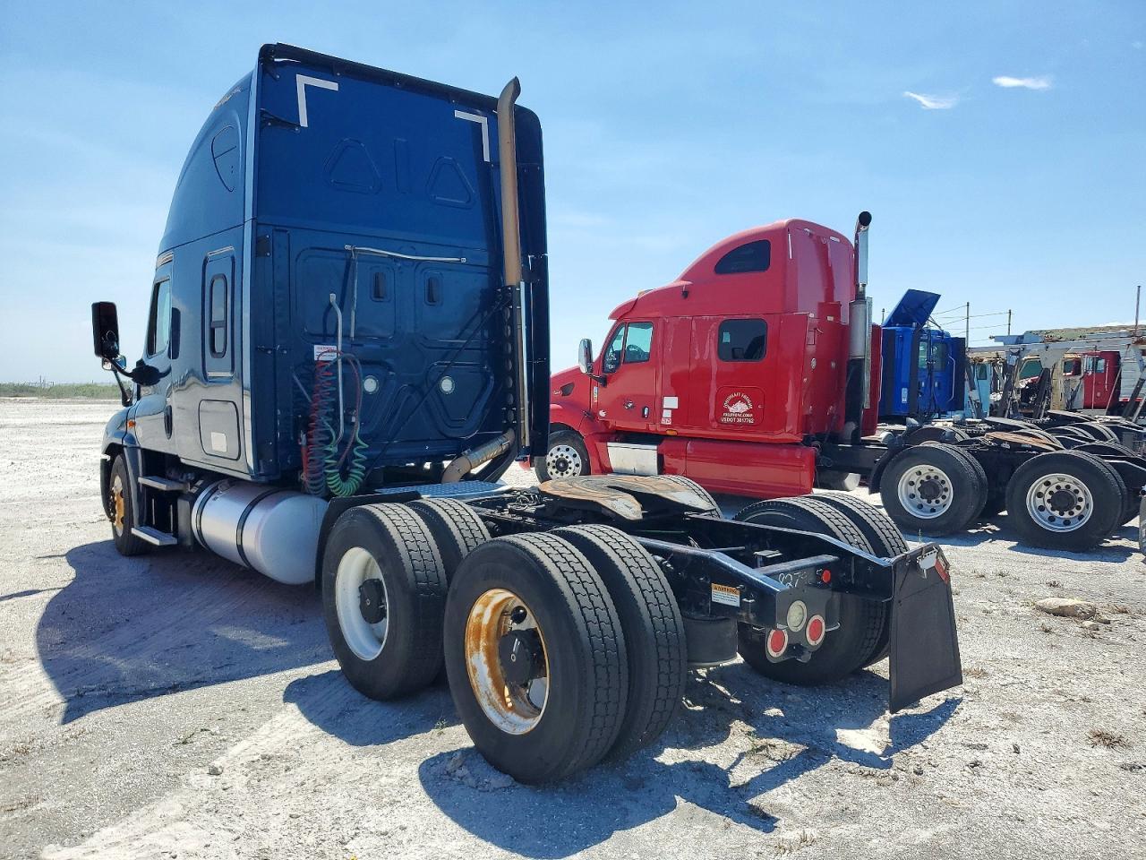 2019 Freigliner 2019 Freightliner Cascadia 125 Semi Truck