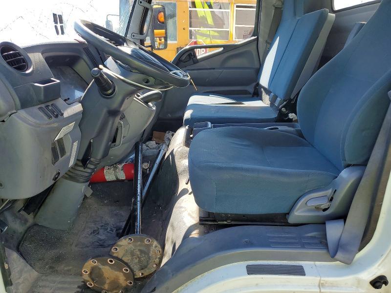 2017 Mitsubishi Fuso FEC72S BOX Truck