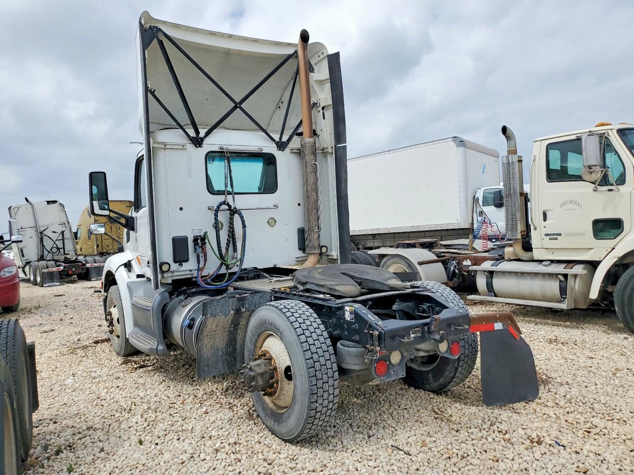 2018 Peterbilt 579 Semi Truck
