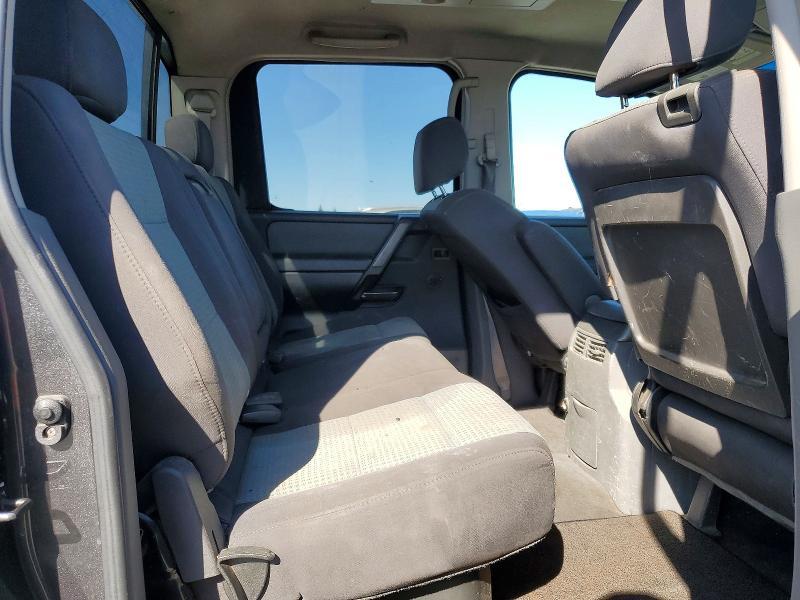 2005 Nissan Titan xe