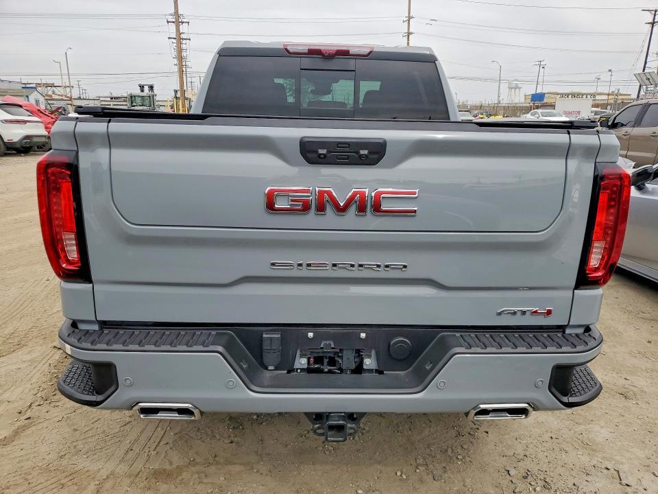 2024 GMC Sierra K1500 AT4