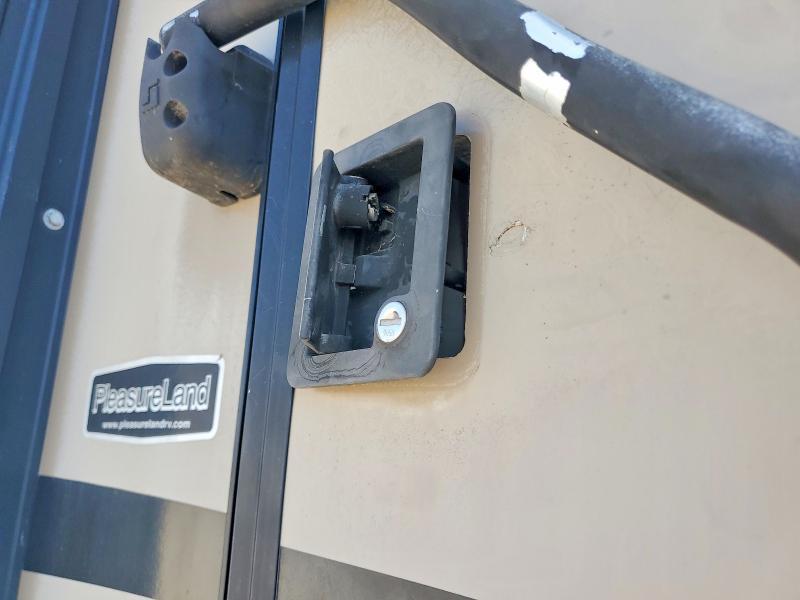 2015 Key Stone Recreational Vehicle (RV)