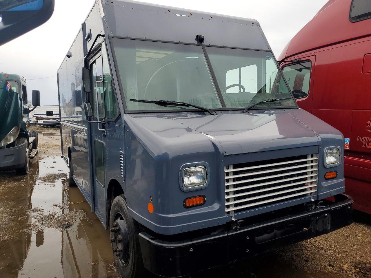 2020 Freightliner MT45G Chassis Delivery Truck