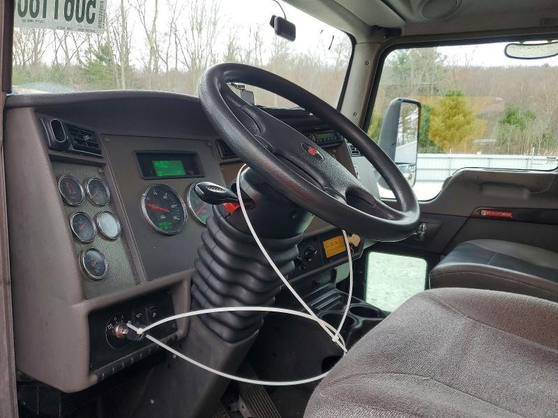 2013 Kenworth Construction T370