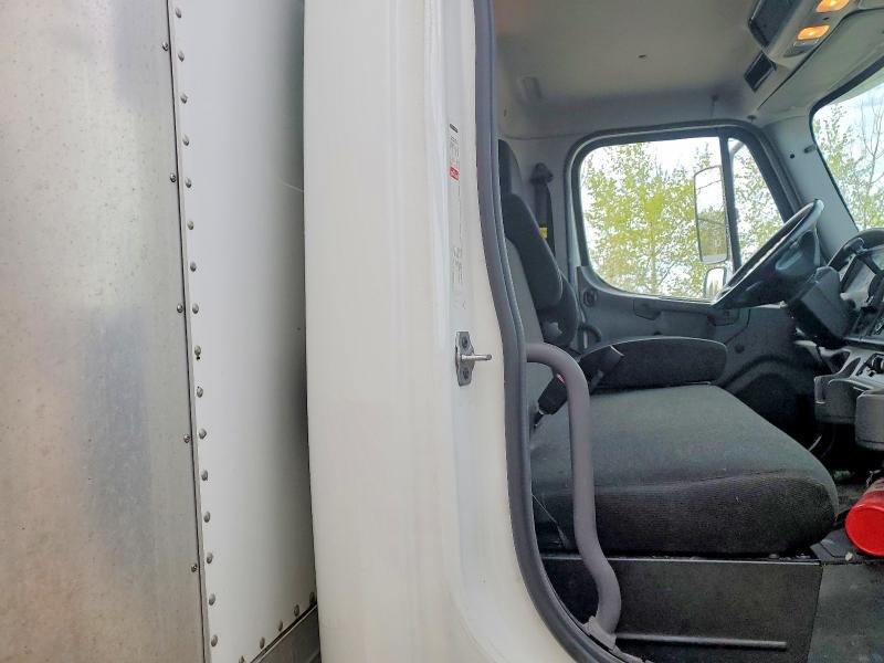 2018 Freigliner 2018 Freightliner Business Class M2 BOX Truck