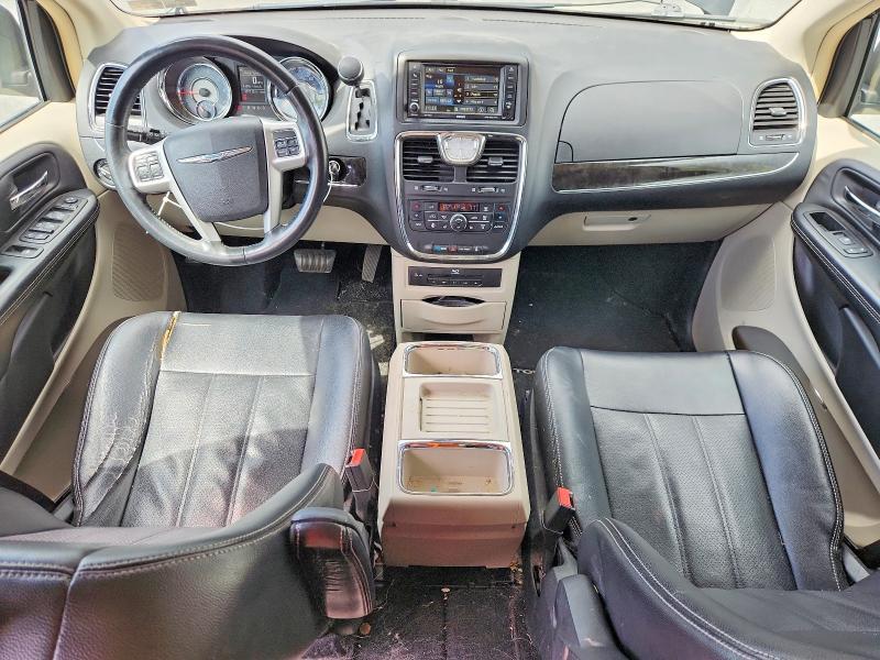 2014 Chrysler Town & Country Touring l