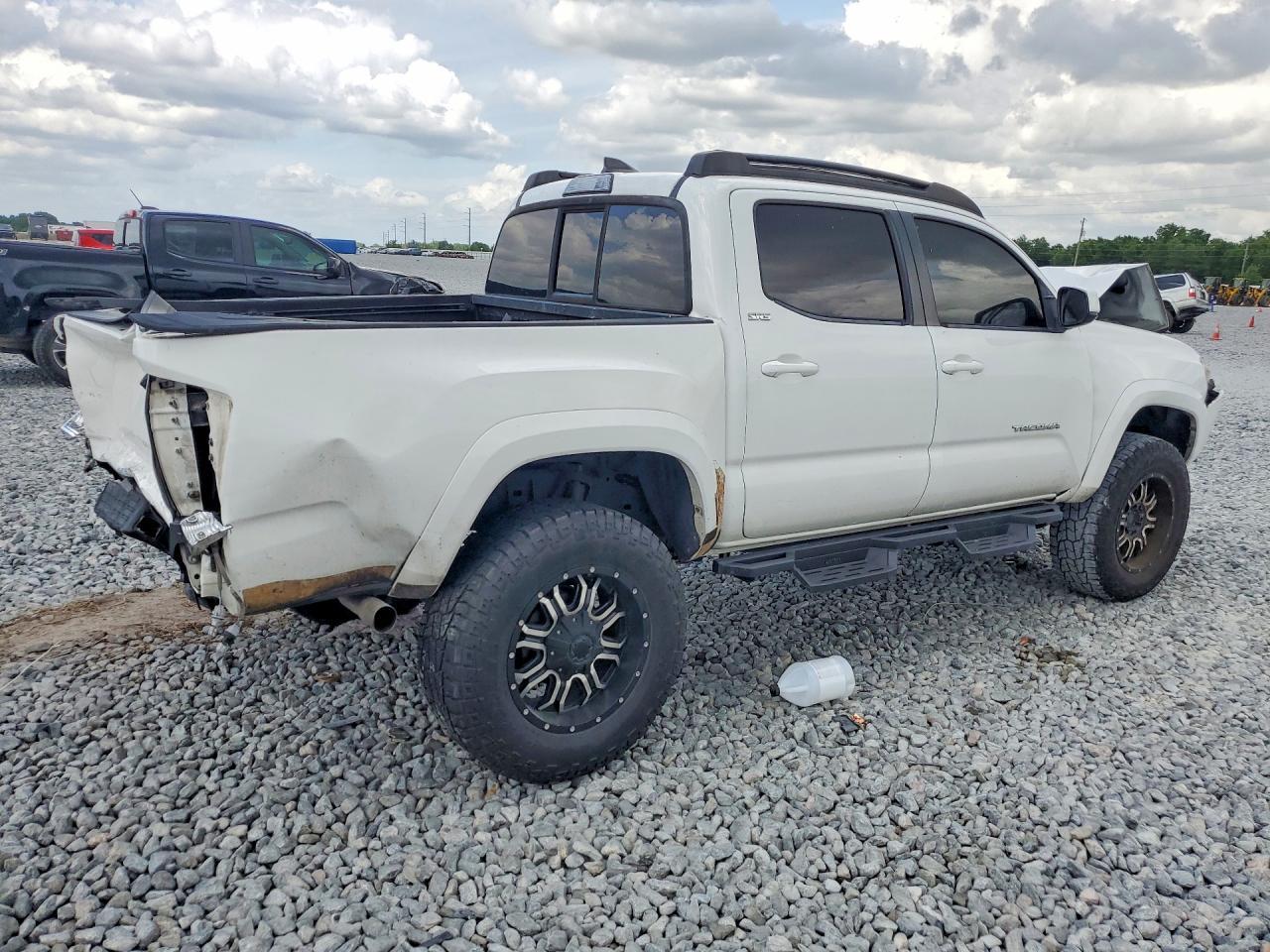 2017 Toyota Tacoma SR5 V6