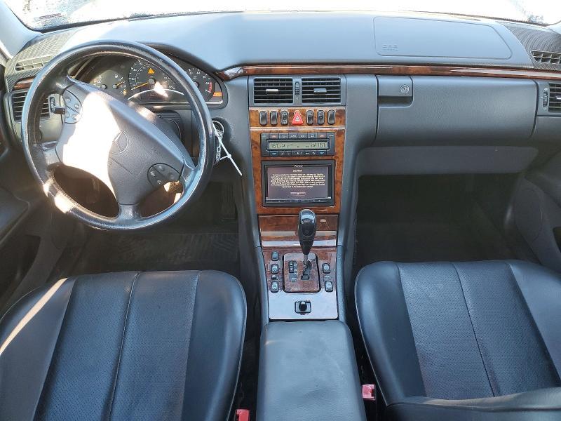 2001 Mercedes-Benz E 320