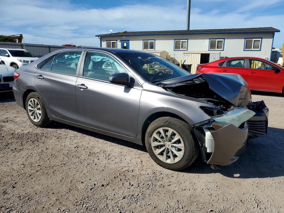 2016 Toyota Camry le