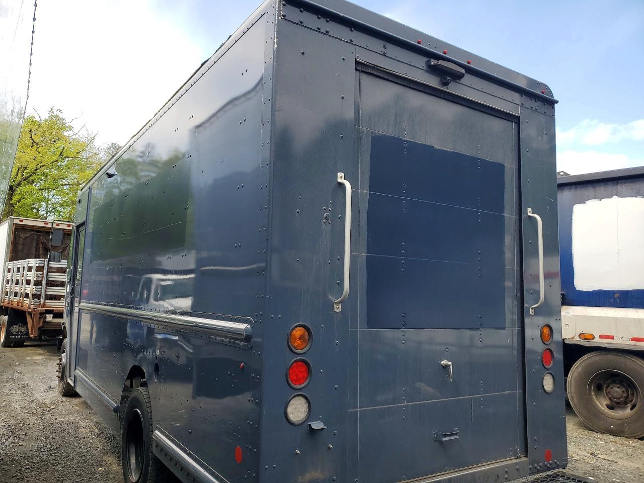 2020 Freightliner Chassis M Line WALK-IN Van