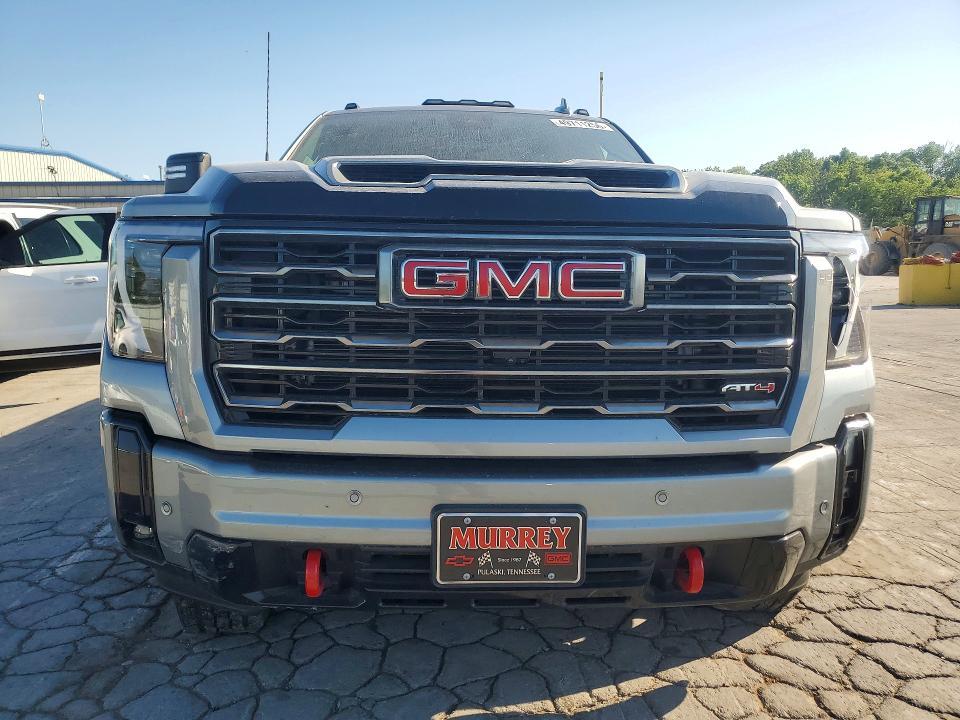 2025 GMC Sierra K2500 AT4