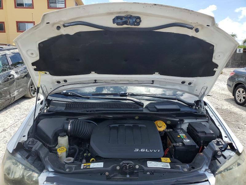 2016 Chrysler Town & Country Touring