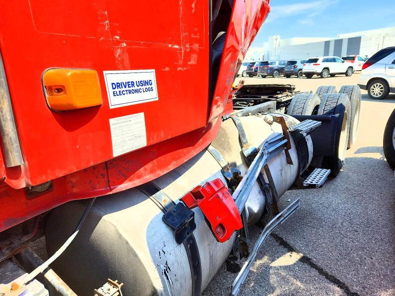 2007 Volv O VNL Semi Truck