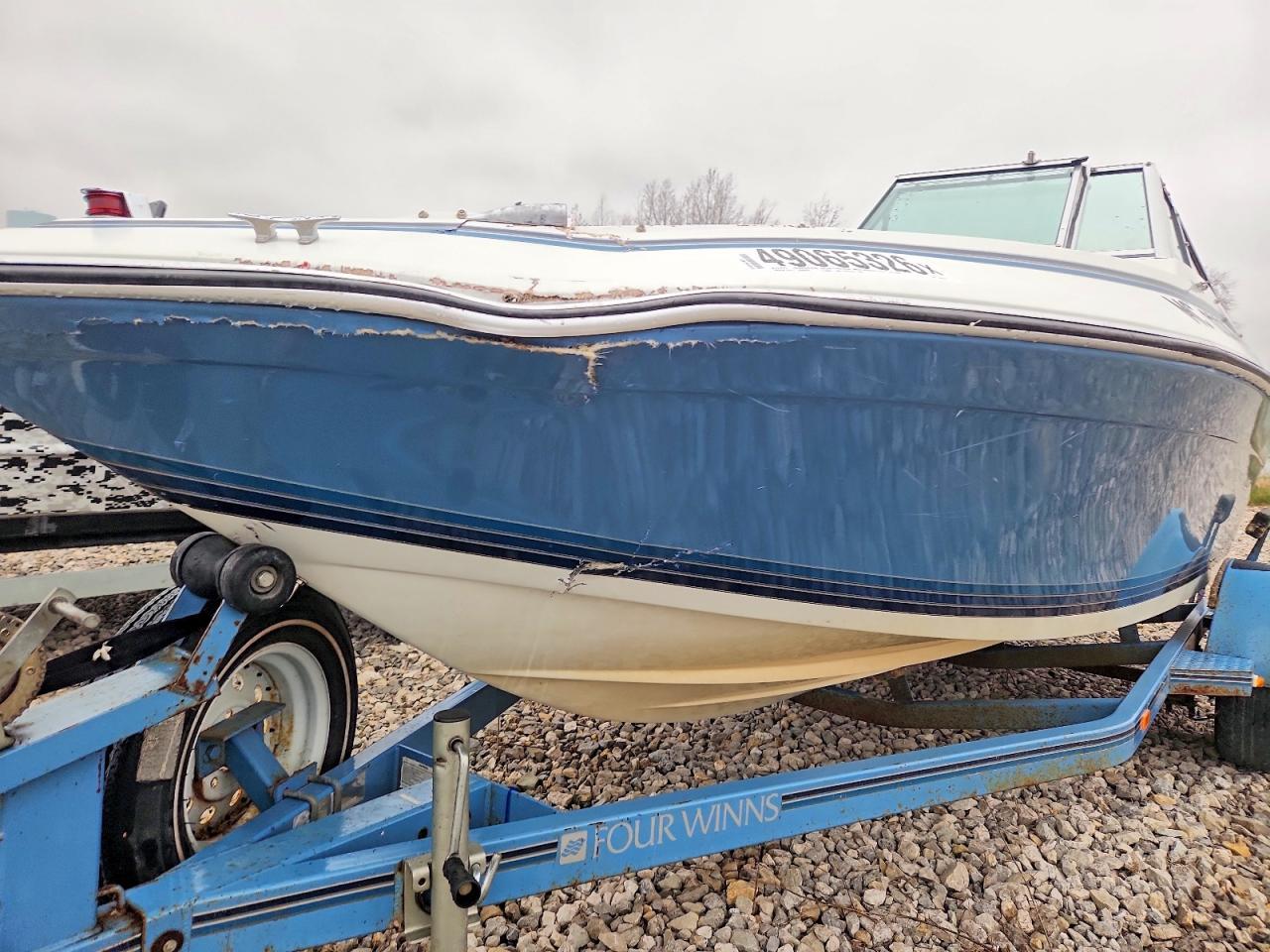 1989 Four Winds 1989 Four Winns Boat