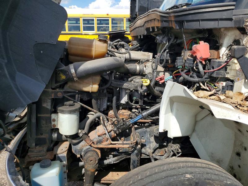 2013 International 4000 4400-BOX Truck