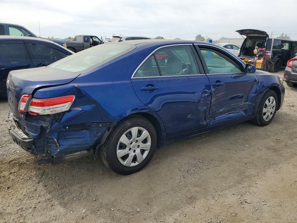 2011 Toyota Camry le