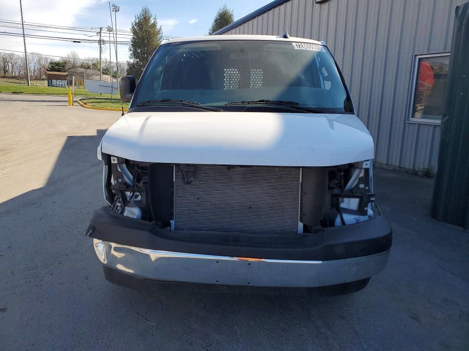 2025 GMC Savana 2500 Cargo Delivery van