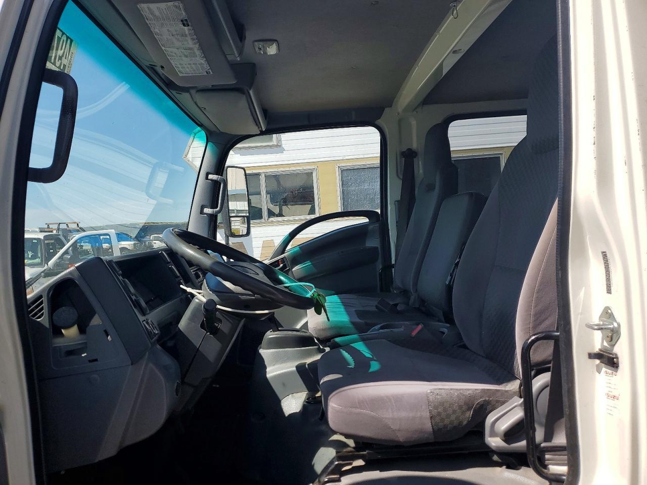2014 Isuzu NPR HD