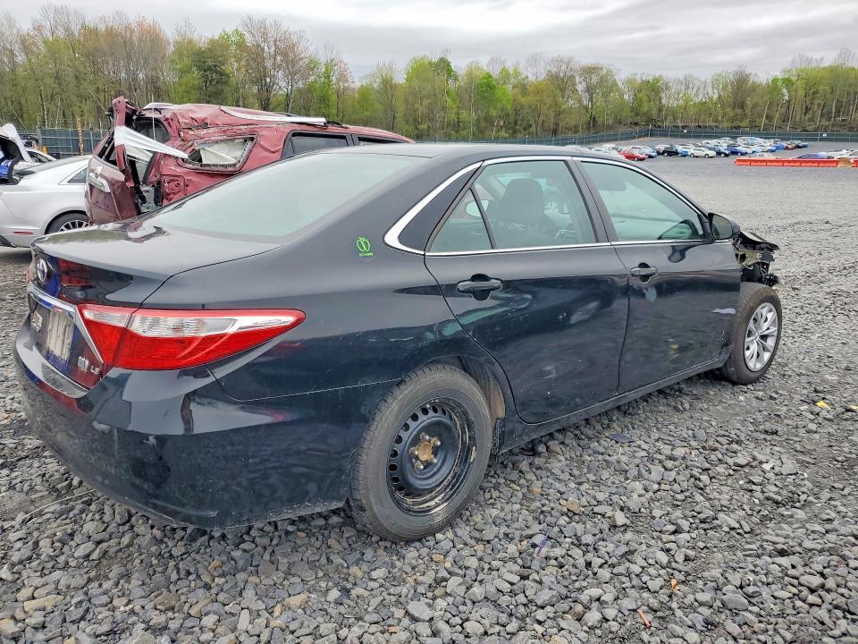 2015 Toyota Camry Hybrid le