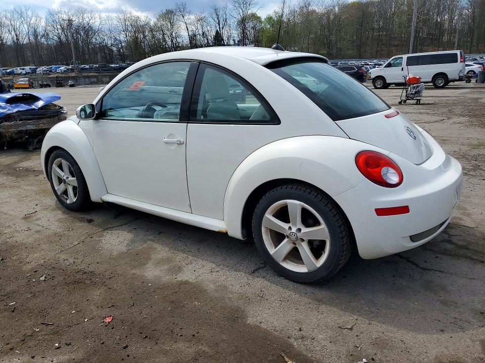 2008 Volkswagen New Beetle Triple White