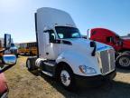 2016 Kenworth T680 Semi Truck