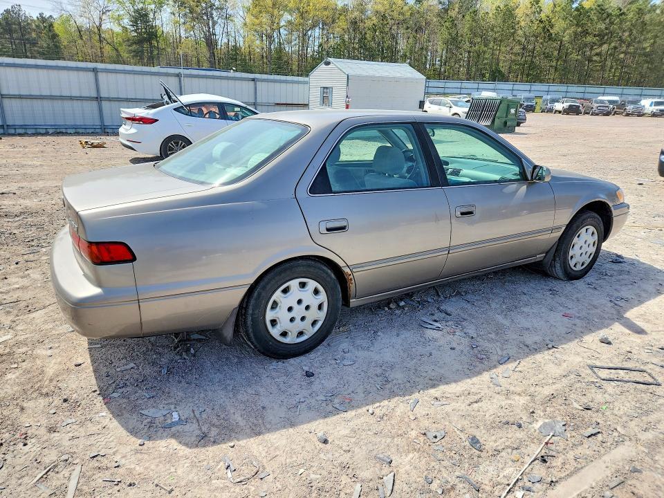 1999 Toyota Camry le