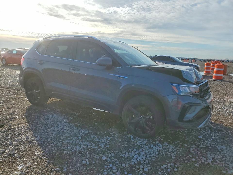 2022 Volkswagen Taos se