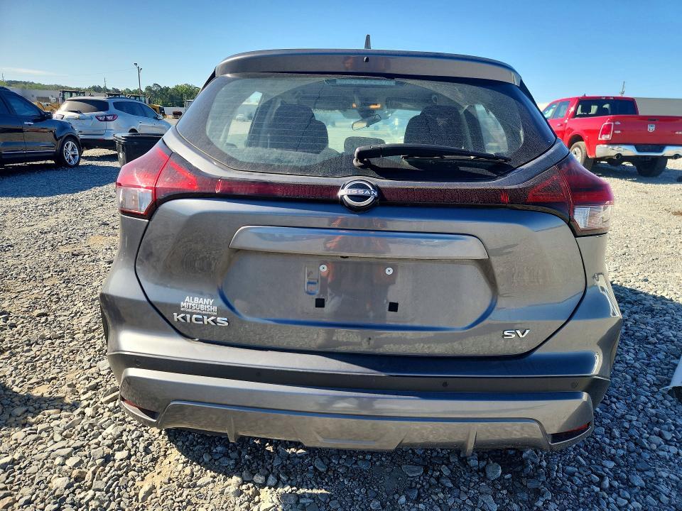 2024 Nissan Kicks sv