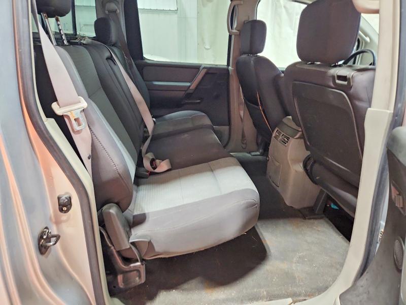 2004 Nissan Titan XE