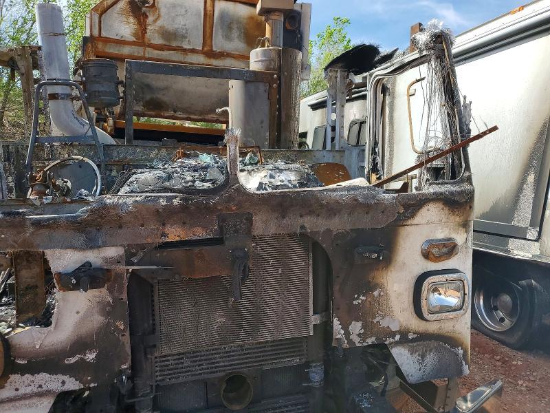 2022 Peterbilt 520 Refuse Truck