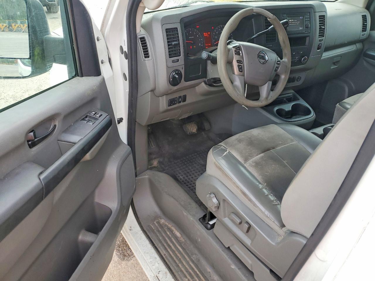 2014 Nissan NV 2500 HD S