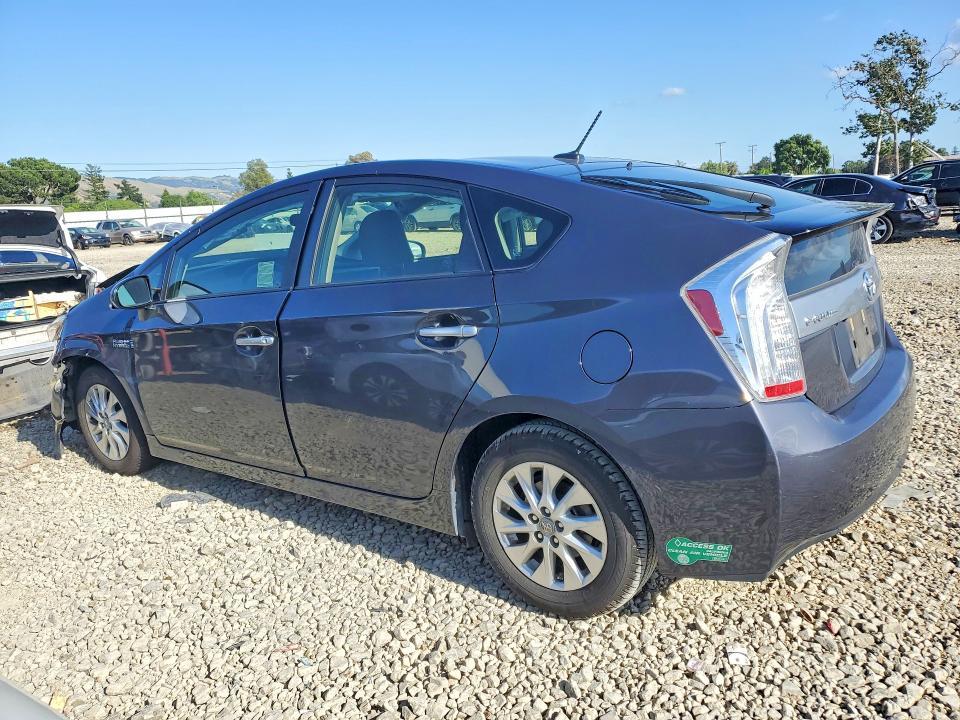 2014 Toyota Prius Plug-in Hybrid Base