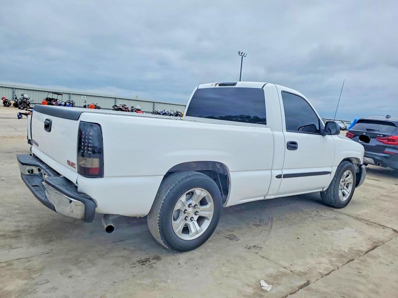 2005 GMC New Sierra C1500