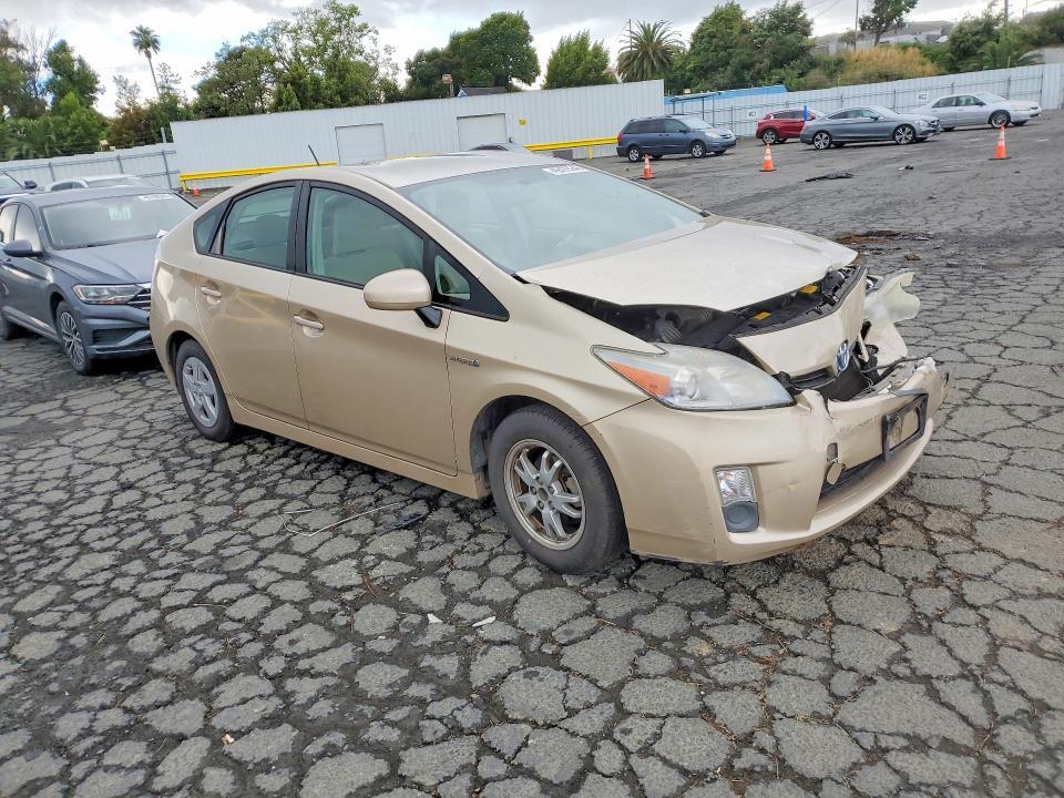 2010 Toyota Prius iii