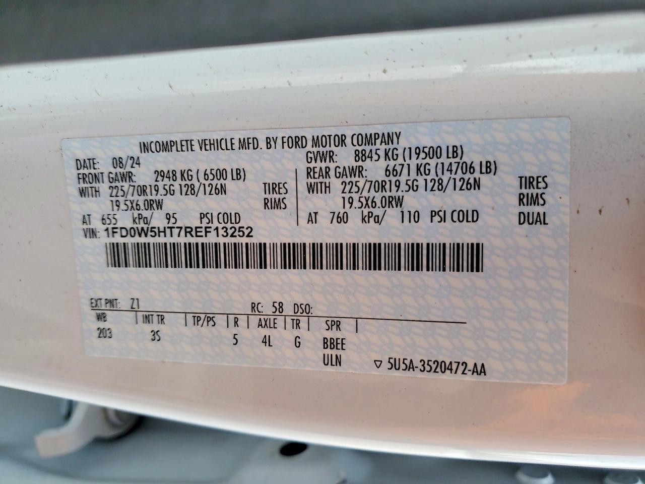 2024 Ford F550 Super Duty Flatbed Truck