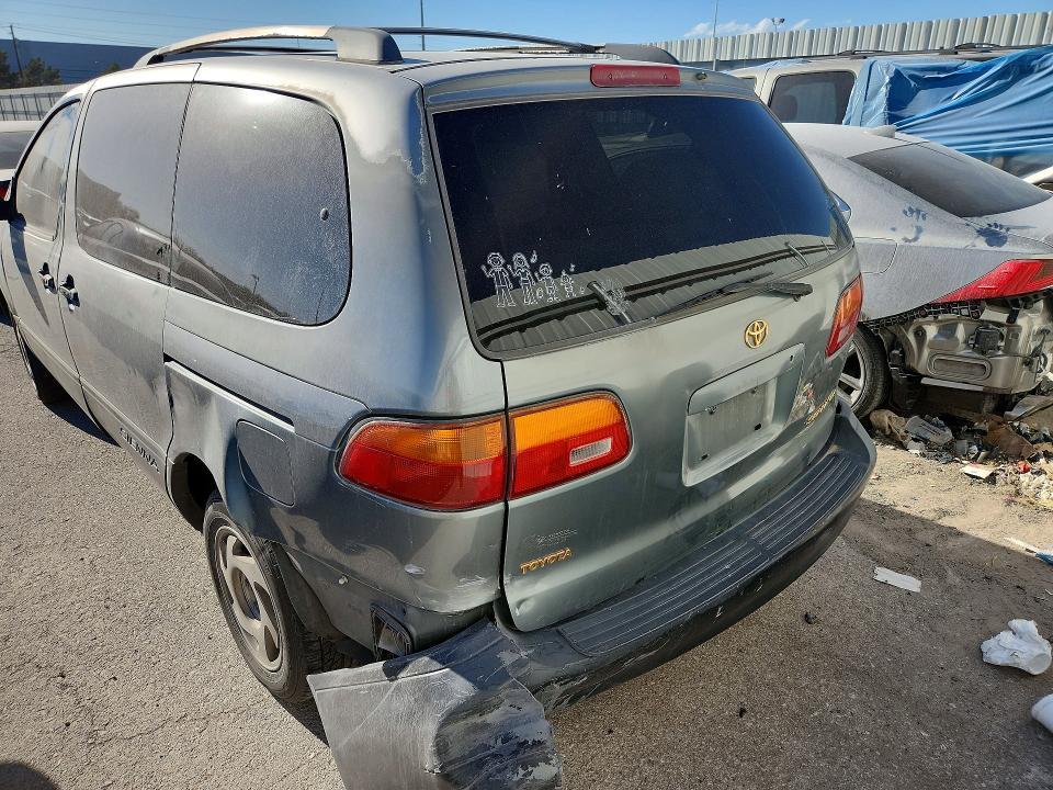 2000 Toyota Sienna le