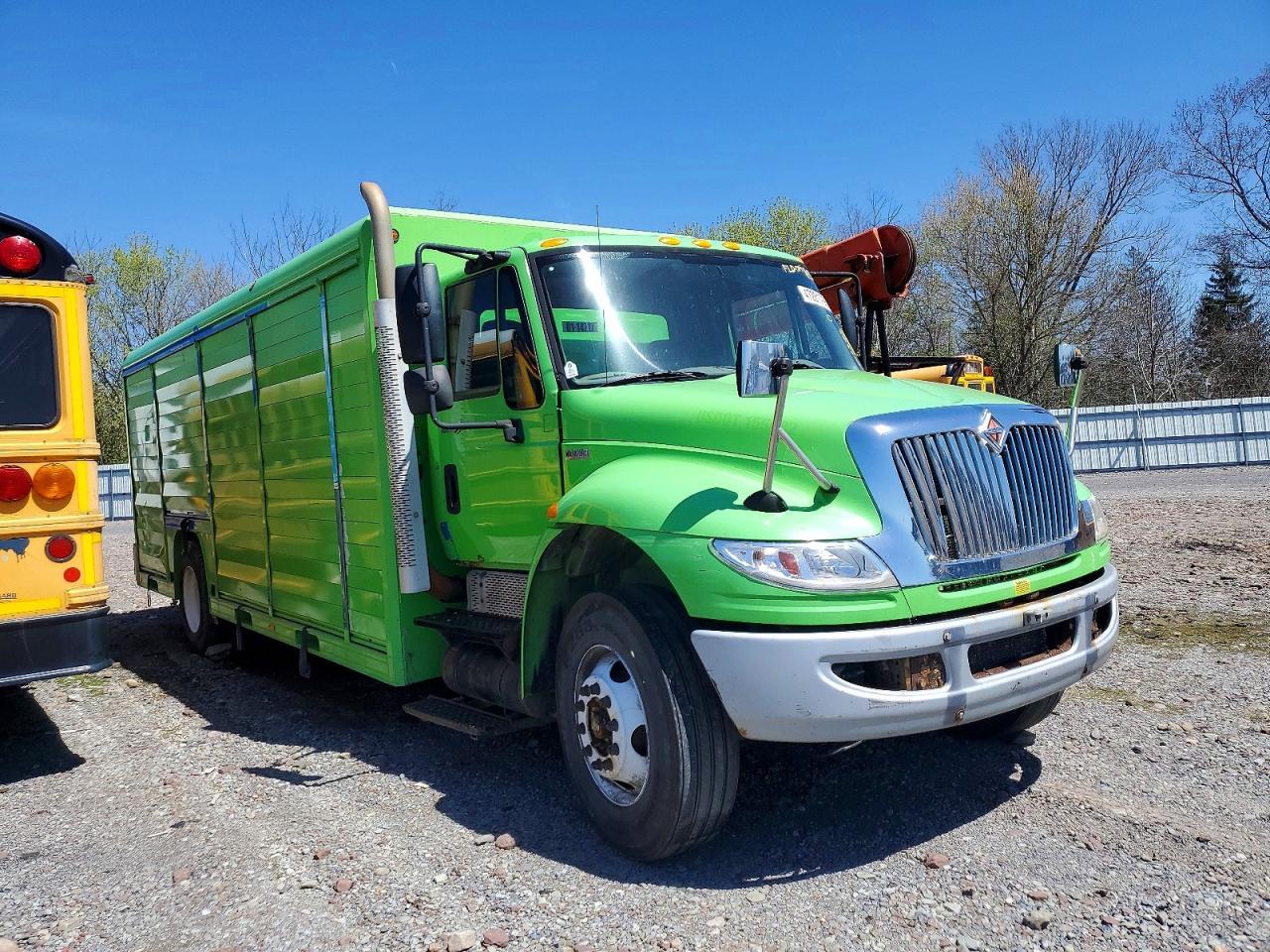 2014 International 4300 BOX Truck