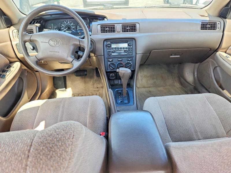 2000 Toyota Camry le
