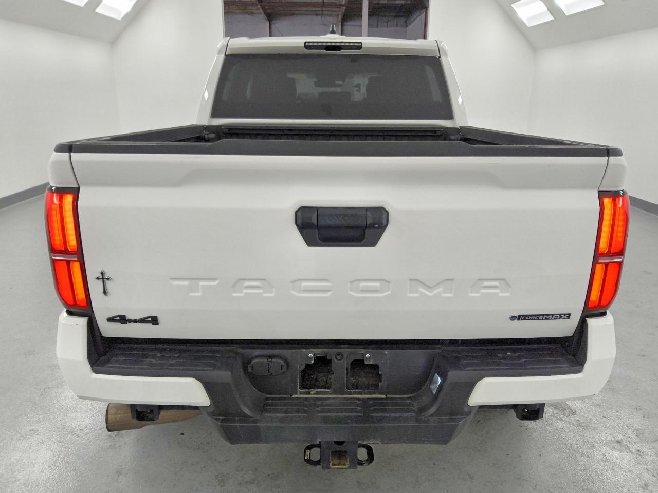 2025 Toyota Tacoma TRD OFF-ROAD HV