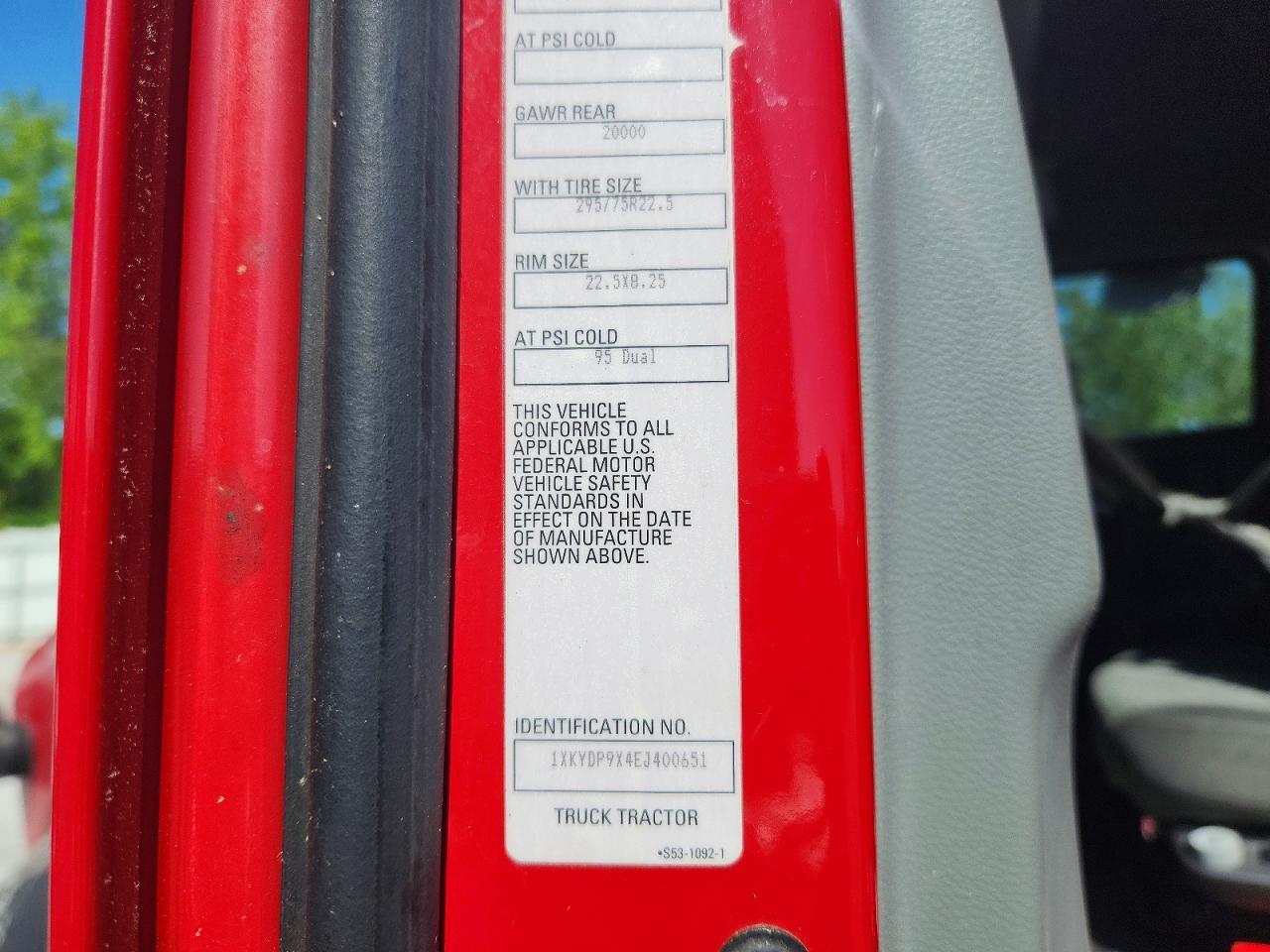 2014 Kenworth T680 Semi Truck