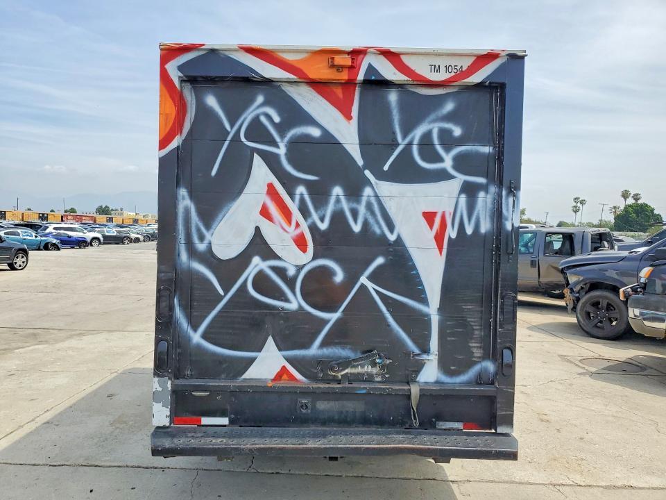 2005 GMC Savana box Truck