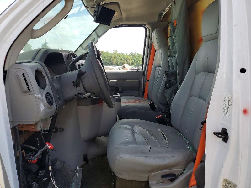 2018 Ford Econoline E450 Super Duty Cutaway Van