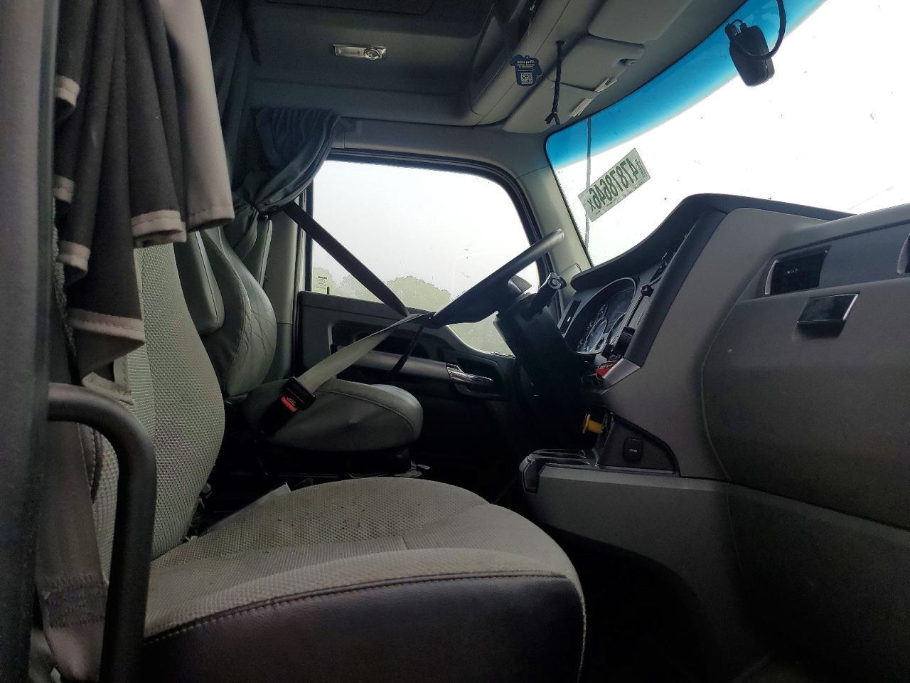 2020 Kenworth T680 Semi Truck